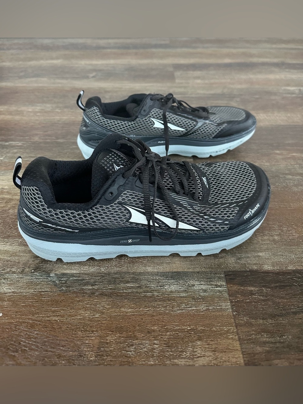 ALTRA Men’s Paradigm 3.0 Running Athletic Sneakers Size 10.5